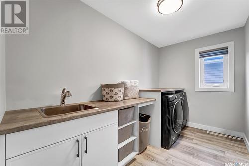 174 Germain Court, Saskatoon, SK - Indoor Photo Showing Laundry Room