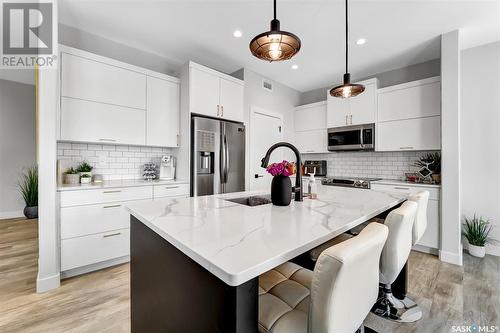 174 Germain Court, Saskatoon, SK - Indoor Photo Showing Kitchen With Upgraded Kitchen