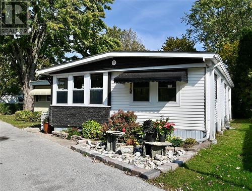 1940 London Line Unit# 4, Sarnia, ON - Outdoor