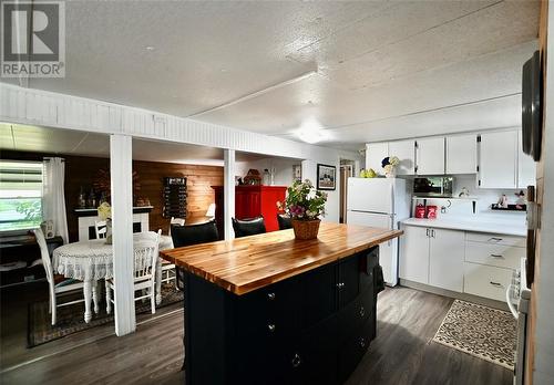 1940 London Line Unit# 4, Sarnia, ON - Indoor Photo Showing Kitchen