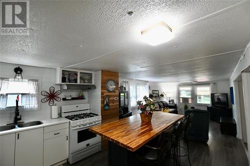 1940 London Line Unit# 4, Sarnia, ON - Indoor Photo Showing Kitchen