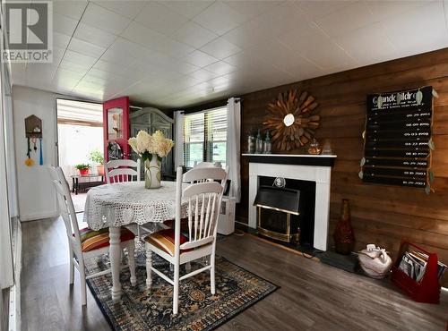 1940 London Line Unit# 4, Sarnia, ON - Indoor Photo Showing Dining Room