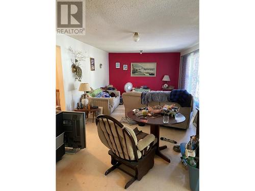 8927 River Avenue, Yahk, BC - Indoor Photo Showing Dining Room