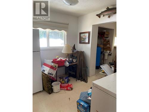 8927 River Avenue, Yahk, BC - Indoor