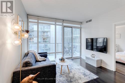 632 - 90 Stadium Road, Toronto, ON - Indoor Photo Showing Living Room