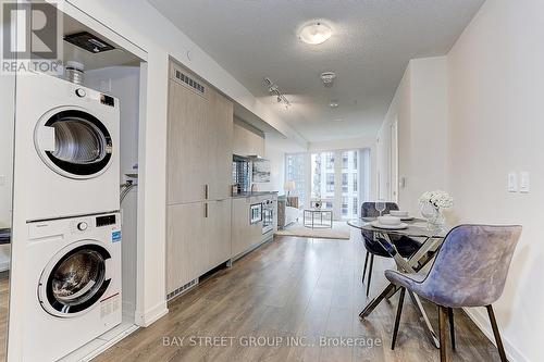 1503 - 60 Shuter Street S, Toronto, ON - Indoor Photo Showing Laundry Room