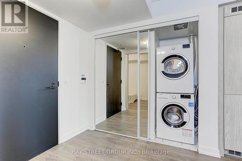 1503 - 60 Shuter Street S, Toronto, ON - Indoor Photo Showing Laundry Room