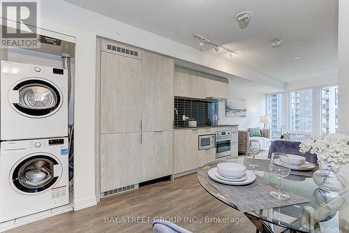 1503 - 60 Shuter Street S, Toronto, ON - Indoor Photo Showing Laundry Room