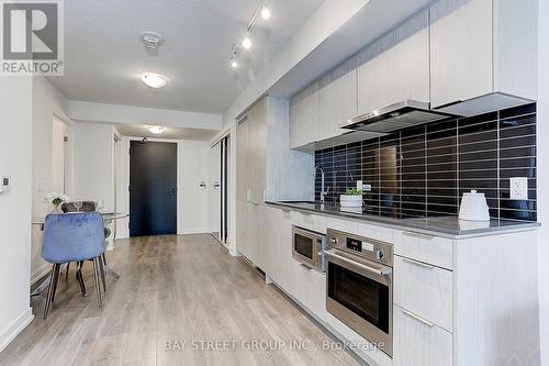 1503 - 60 Shuter Street S, Toronto, ON - Indoor Photo Showing Kitchen