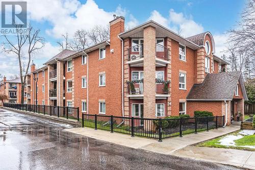 303 - 131 Clapperton Street, Barrie, ON - Outdoor With Facade