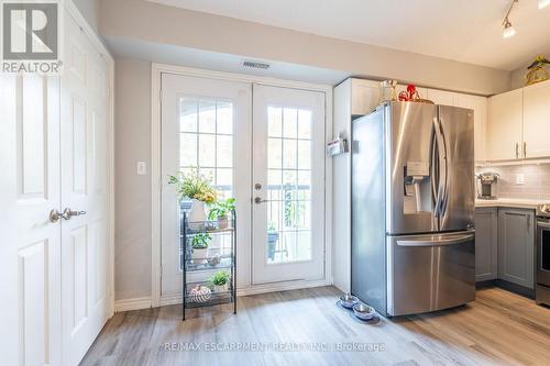 410 - 2085 Appleby Line, Burlington, ON - Indoor Photo Showing Kitchen