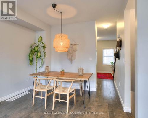 8 Cheltenham Mews, Kitchener, ON - Indoor Photo Showing Dining Room