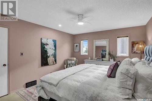 7535 Butler Bay, Regina, SK - Indoor Photo Showing Bedroom