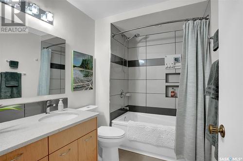 7535 Butler Bay, Regina, SK - Indoor Photo Showing Bathroom