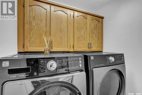 7535 Butler Bay, Regina, SK - Indoor Photo Showing Laundry Room