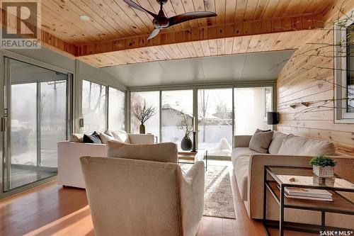 7535 Butler Bay, Regina, SK - Indoor Photo Showing Living Room