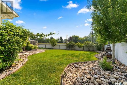 7535 Butler Bay, Regina, SK - Outdoor With Backyard