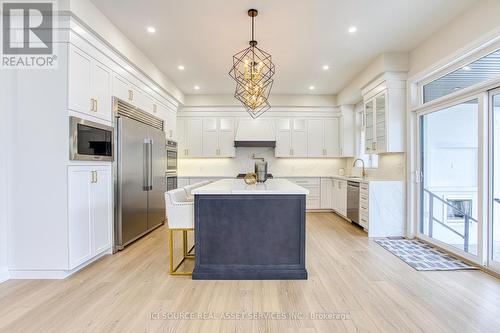 67 Creanona Boulevard, Hamilton, ON - Indoor Photo Showing Kitchen