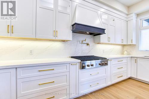 67 Creanona Boulevard, Hamilton, ON - Indoor Photo Showing Kitchen With Upgraded Kitchen