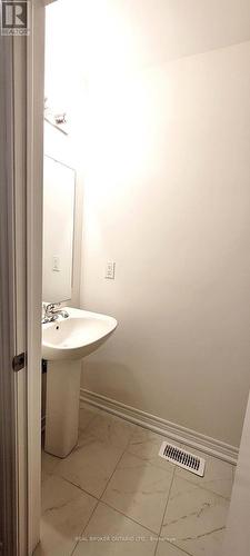 407 East 16Th Street, Hamilton, ON - Indoor Photo Showing Bathroom