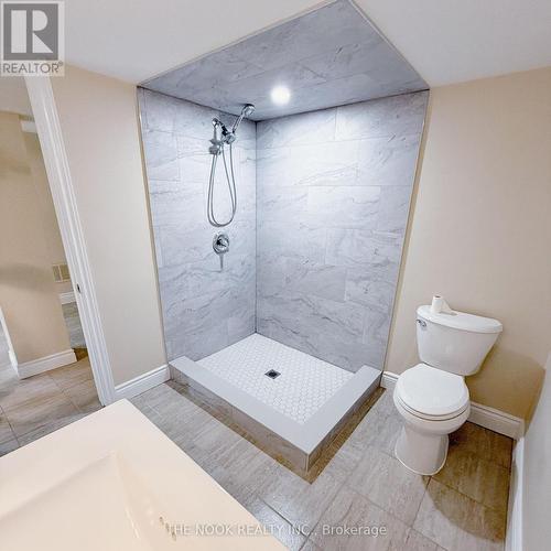 216 Rosedale Drive, Whitby (Downtown Whitby), ON - Indoor Photo Showing Bathroom