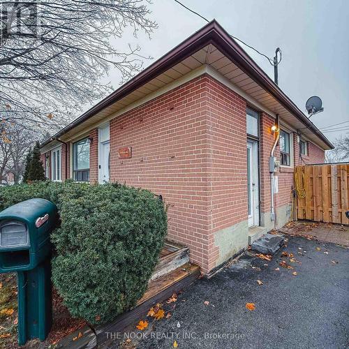 216 Rosedale Drive, Whitby (Downtown Whitby), ON - Outdoor