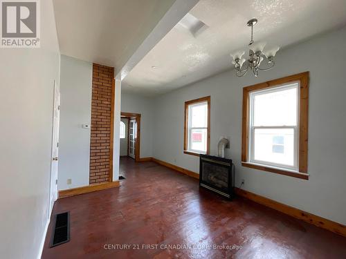 498 Egerton Street, London, ON - Indoor Photo Showing Other Room With Fireplace