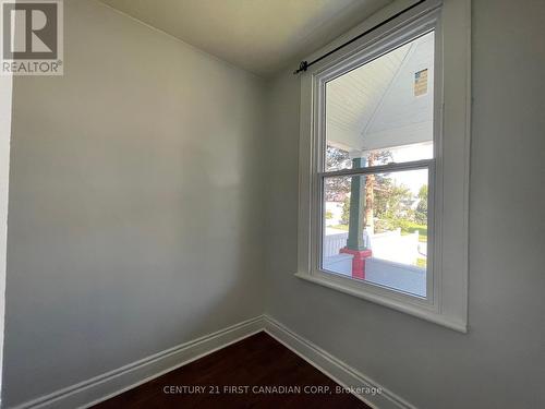 1025 York Street, London, ON - Indoor Photo Showing Other Room