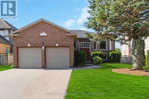 14 Meadowbrook Lane, Pelham, ON - Outdoor With Facade