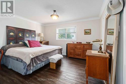 14 Meadowbrook Lane, Pelham, ON - Indoor Photo Showing Bedroom