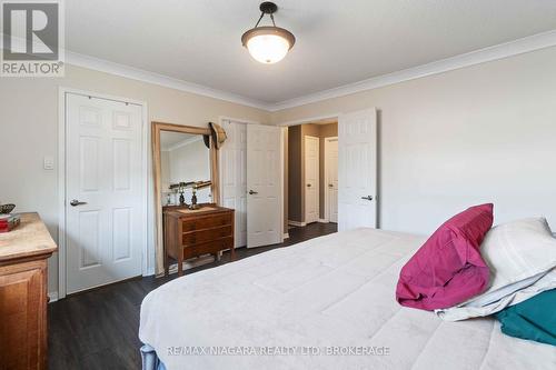 14 Meadowbrook Lane, Pelham, ON - Indoor Photo Showing Bedroom