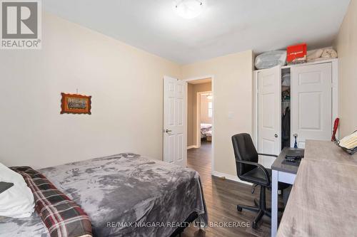 14 Meadowbrook Lane, Pelham, ON - Indoor Photo Showing Bedroom