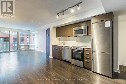 606 - 295 Adelaide Street, Toronto, ON - Indoor Photo Showing Kitchen With Stainless Steel Kitchen