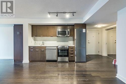 606 - 295 Adelaide Street, Toronto, ON - Indoor Photo Showing Kitchen With Stainless Steel Kitchen