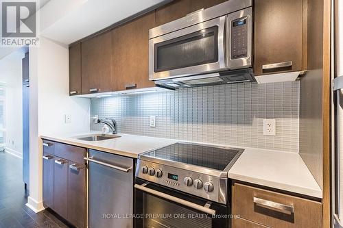 606 - 295 Adelaide Street, Toronto, ON - Indoor Photo Showing Kitchen With Stainless Steel Kitchen