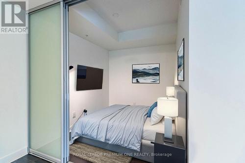 606 - 295 Adelaide Street, Toronto, ON - Indoor Photo Showing Bedroom