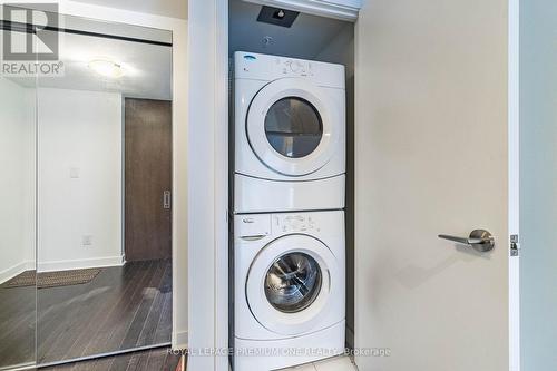 606 - 295 Adelaide Street, Toronto, ON - Indoor Photo Showing Laundry Room