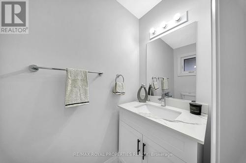 50 Scarfair Pathway, Toronto, ON - Indoor Photo Showing Bathroom