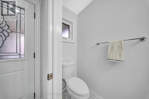 50 Scarfair Pathway, Toronto, ON - Indoor Photo Showing Bathroom