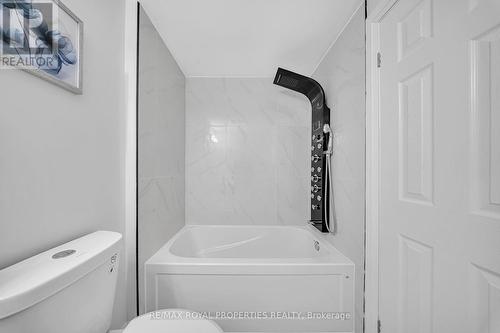 50 Scarfair Pathway, Toronto, ON - Indoor Photo Showing Bathroom