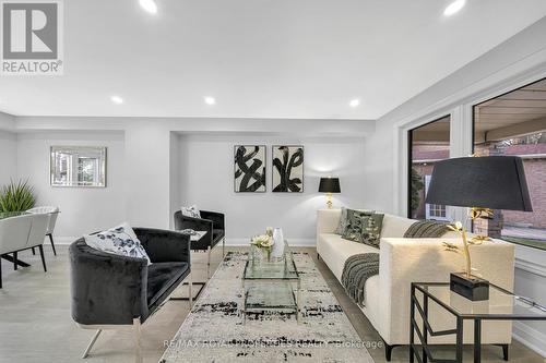 50 Scarfair Pathway, Toronto, ON - Indoor Photo Showing Living Room