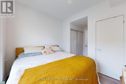 515 - 150 Logan Avenue, Toronto, ON - Indoor Photo Showing Bedroom