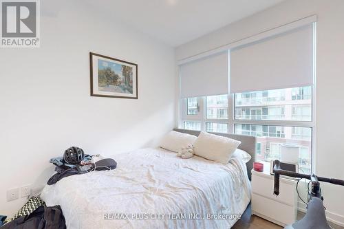 515 - 150 Logan Avenue, Toronto, ON - Indoor Photo Showing Bedroom