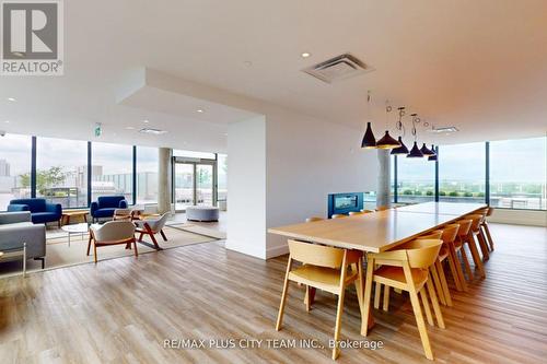 515 - 150 Logan Avenue, Toronto, ON - Indoor Photo Showing Dining Room