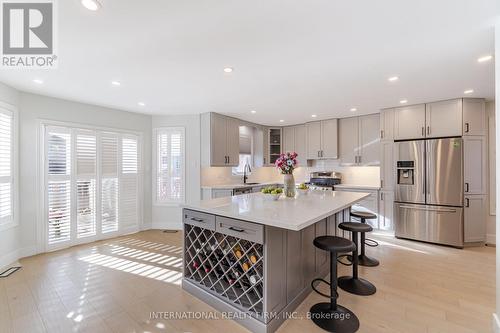 67 Rosanna Crescent, Vaughan, ON - Indoor Photo Showing Kitchen With Upgraded Kitchen