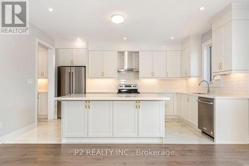 4 Wild Ginger Lane, Springwater, ON - Indoor Photo Showing Kitchen With Upgraded Kitchen