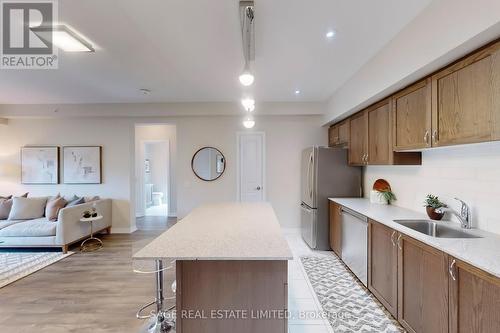 310 - 300 Essa Road, Barrie, ON - Indoor Photo Showing Kitchen