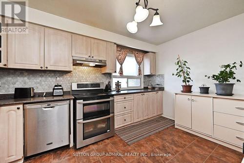 44 - 452 Silverstone Drive, Toronto, ON - Indoor Photo Showing Kitchen