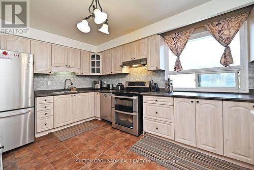 44 - 452 Silverstone Drive, Toronto, ON - Indoor Photo Showing Kitchen