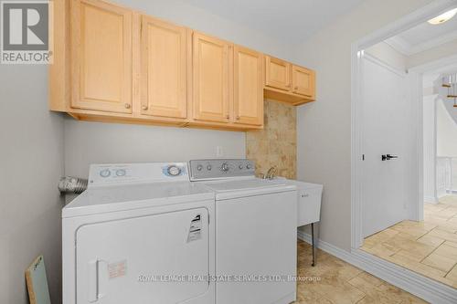 60 River Glen Boulevard, Oakville, ON - Indoor Photo Showing Laundry Room